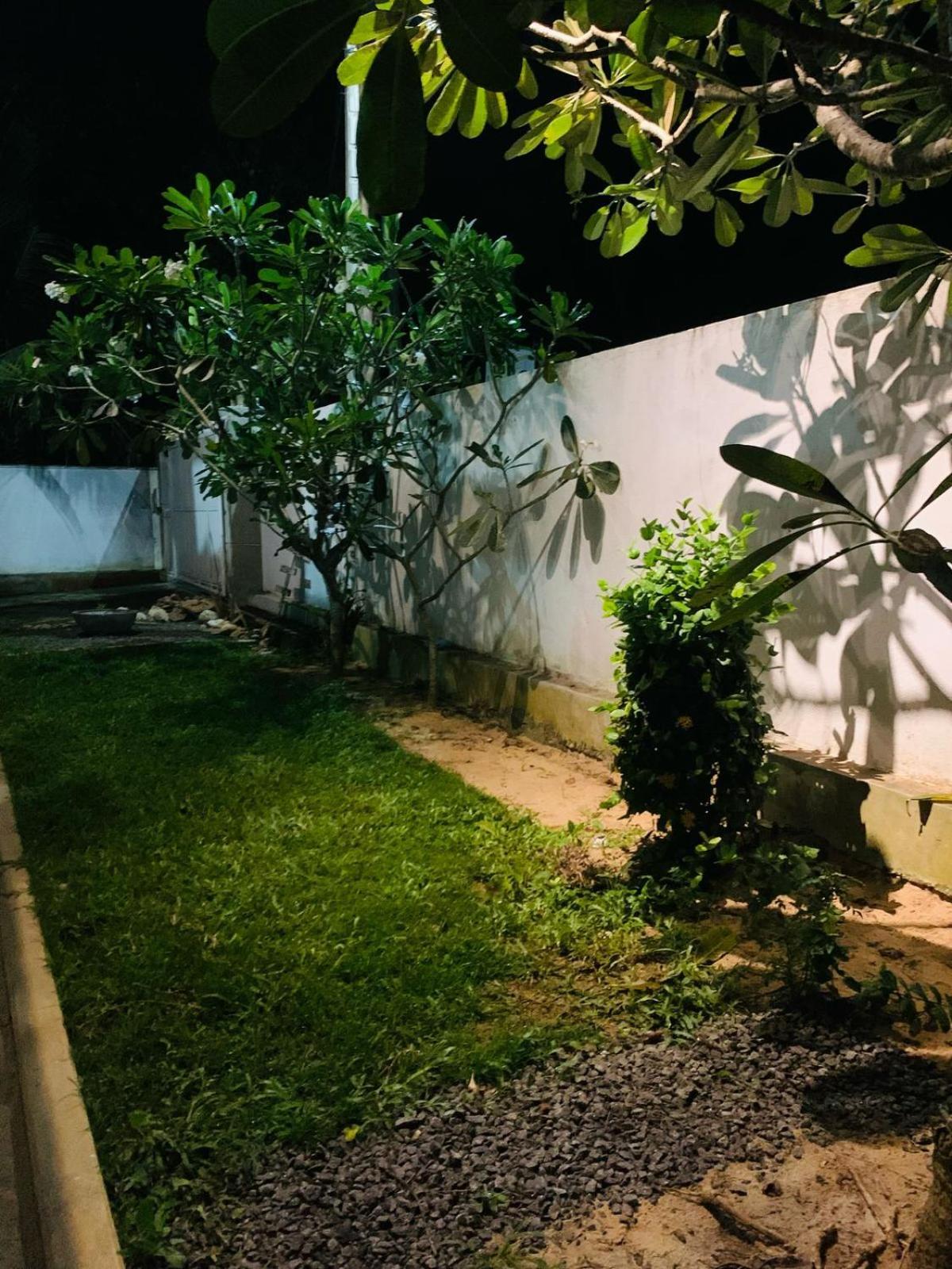 Ayu Hostel アンバランゴダ エクステリア 写真